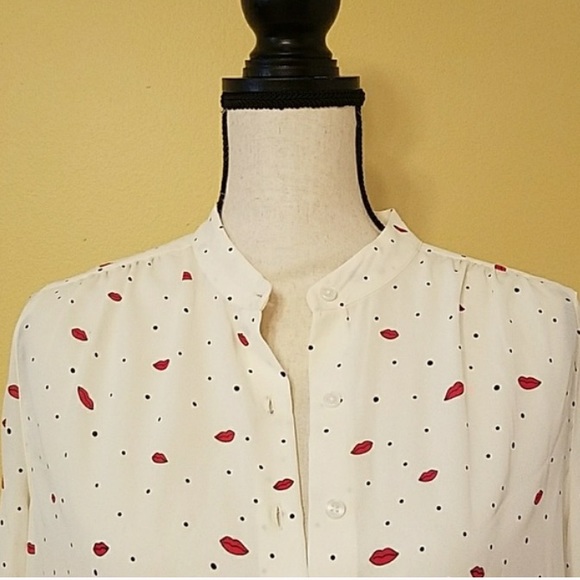 SHIRT BUTTONS DOWN VALENTINES DAY PRINT LIPS AND POLKA DOTS SZ L - Picture 4 of 8